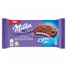 Milka Cookie Sensations Oreo Creme kakaós keksz tejcsokoládé darabokkal & vaníliás töltelékkel 156 g