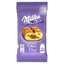 Milka Cake & Choc piskóta alpesi tejcsokoládé darabkákkal és csokoládés töltelékkel 35g